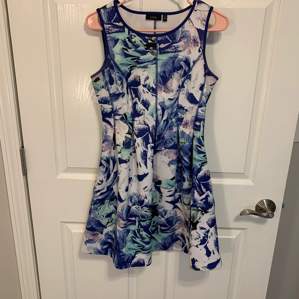 Apt 9 dress with pockets